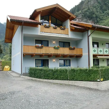 Lenz Apartment *